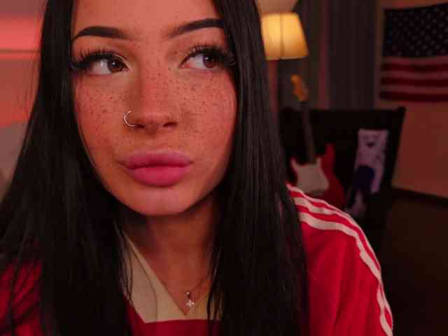 LisaAndDenis Sex Cam Show