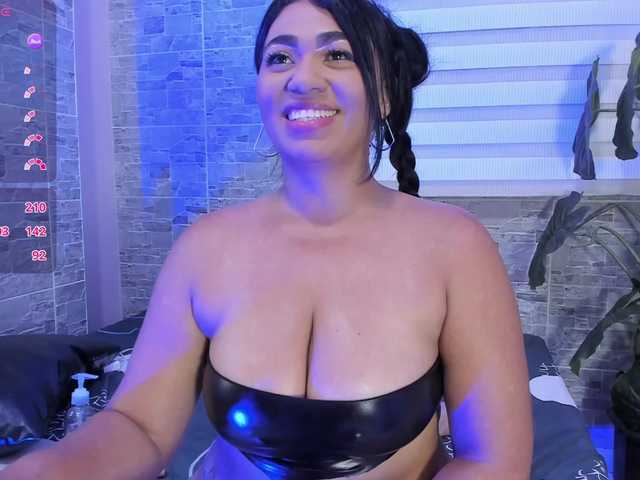 MeganBlazze live cam on BongaCams