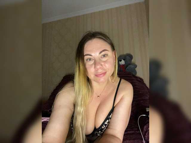 LuxuryAlya8's BongaCams show and profile