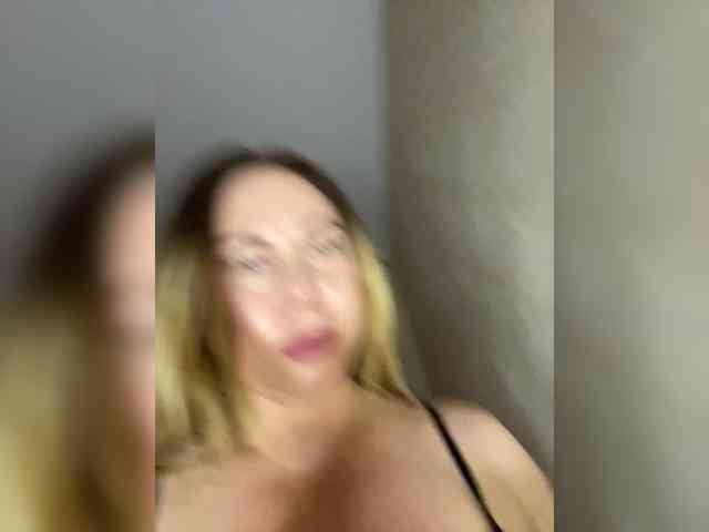 LuxuryAlya8 webcam