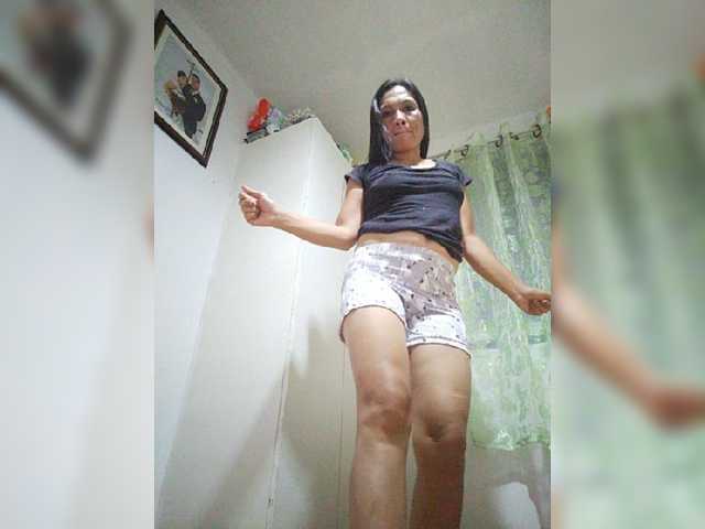 CherrieRose30 live cam on BongaCams