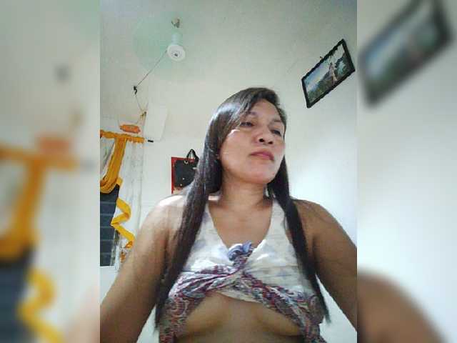 CherrieRose30 live cam on BongaCams