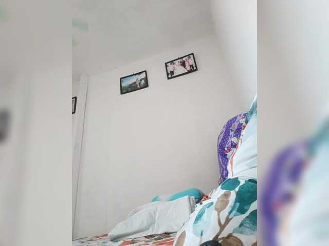 CherrieRose30 live cam on BongaCams