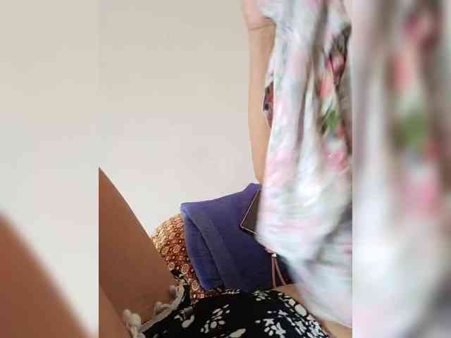CherrieRose30 webcam
