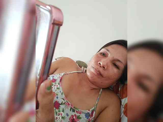 CherrieRose30 webcam