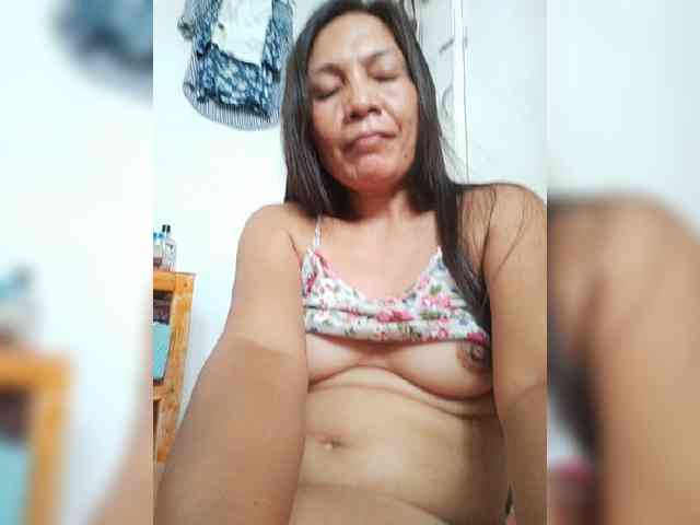 CherrieRose30 webcam