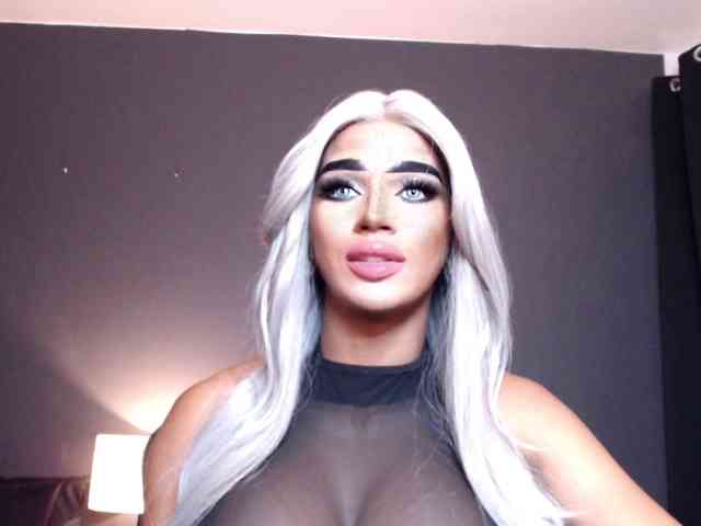 DominantLatina