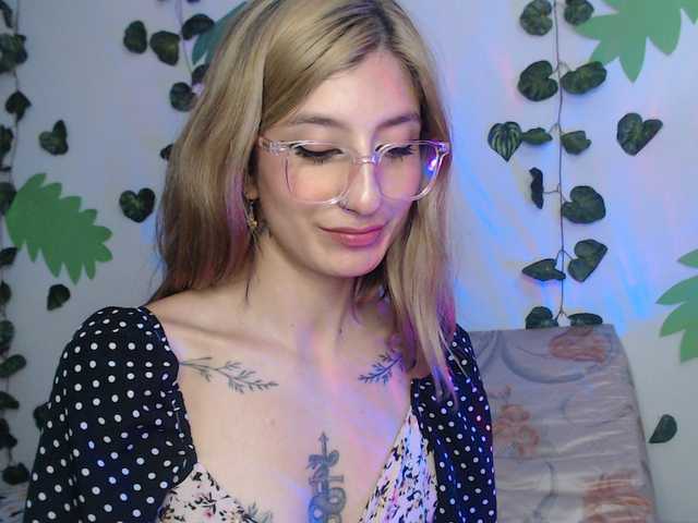1kaii live cam on BongaCams