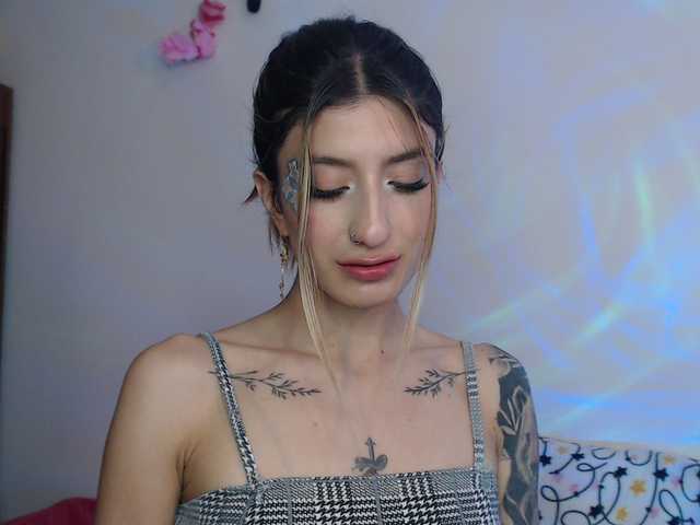 1kaii live cam on BongaCams