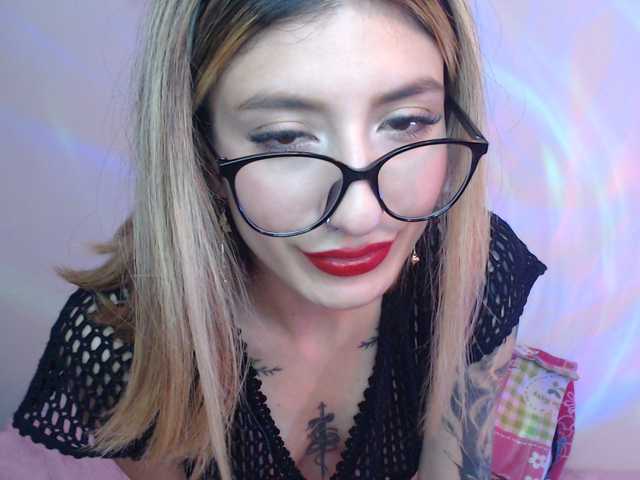 1kaii live cam on BongaCams
