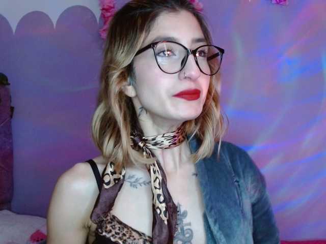 1kaii live cam on BongaCams