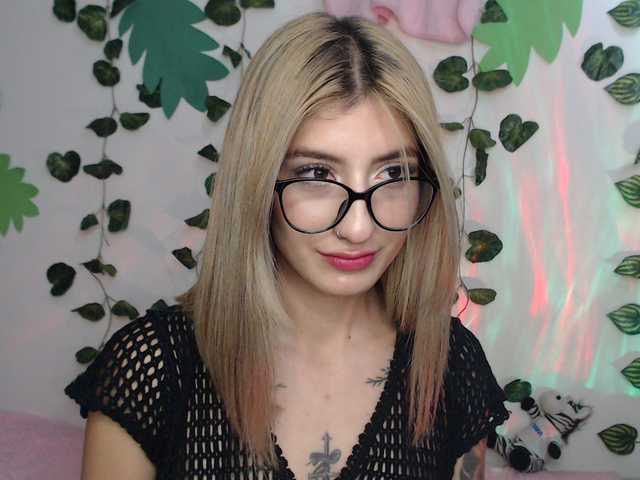 1kaii live cam preview