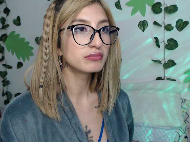 1kaii live cam on BongaCams