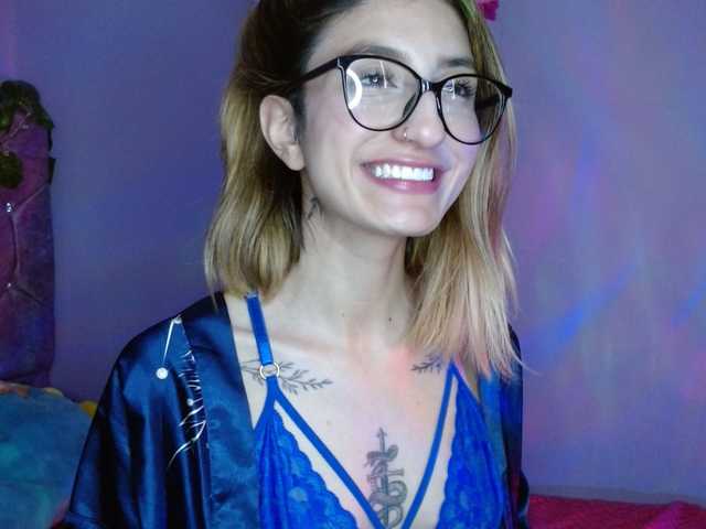 1kaii live cam on BongaCams