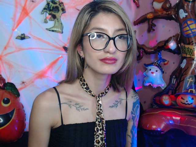 1kaii — live female cam