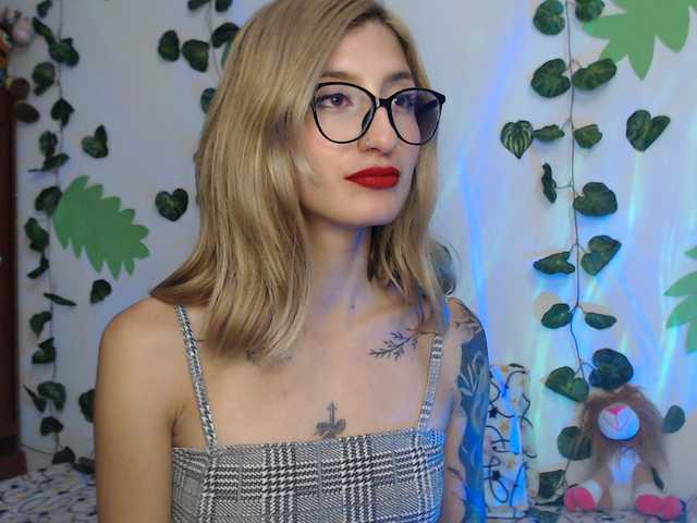1kaii live cam on BongaCams