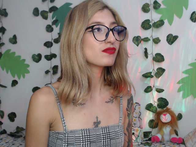 1kaii live cam on BongaCams
