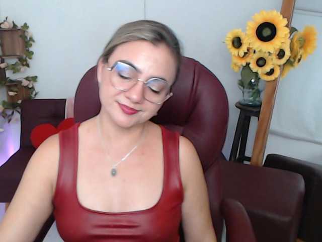 ana-milf live cam on BongaCams