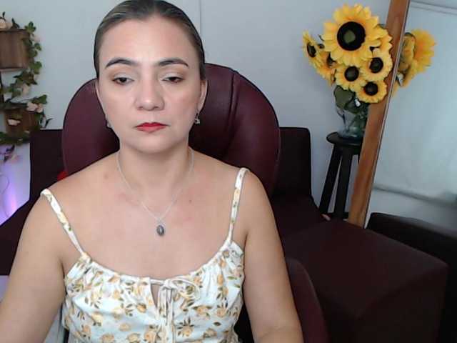 ana-milf live cam