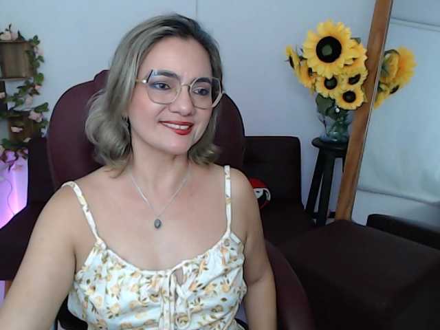 ana-milf live cam on BongaCams