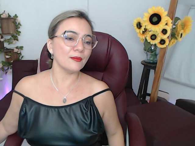 ana-milf live cam on BongaCams
