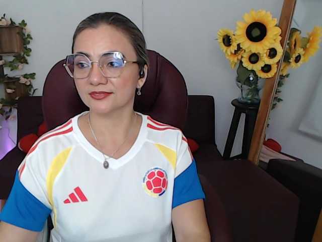 ana-milf live cam on BongaCams
