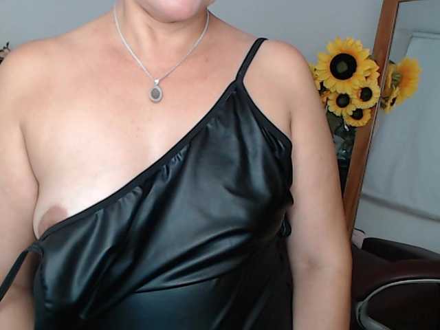 ana-milf live cam on BongaCams