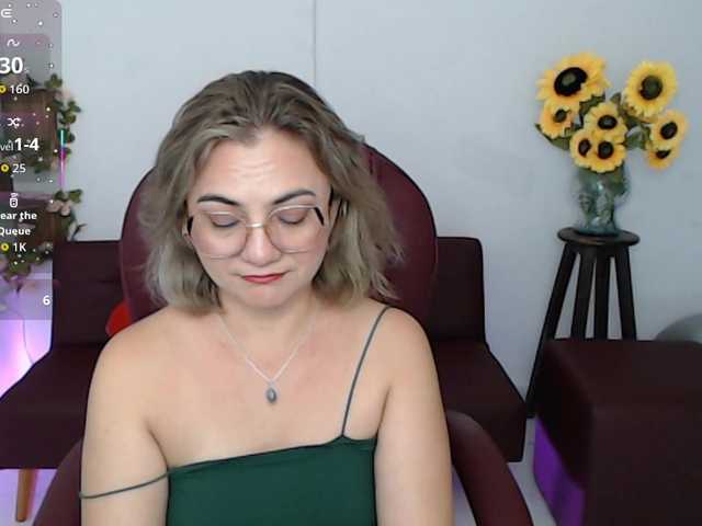 le modèle ana-milf est en webcam porno dans un show sur le site bongacams, il possède les tags suivants: Latino/Hispanic,Blonde,Hairy