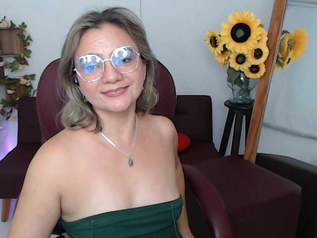 ana-milf live cam on BongaCams