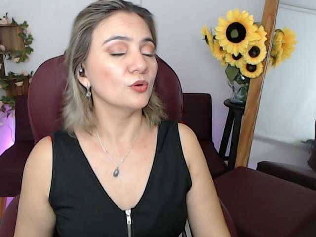 ana-milf live cam on BongaCams