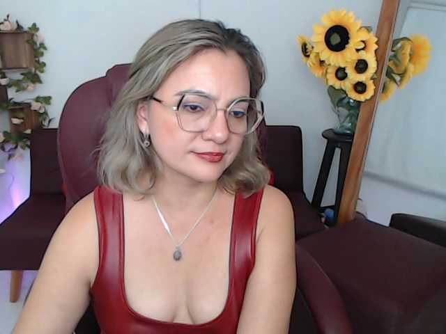 ana-milf live cam on BongaCams