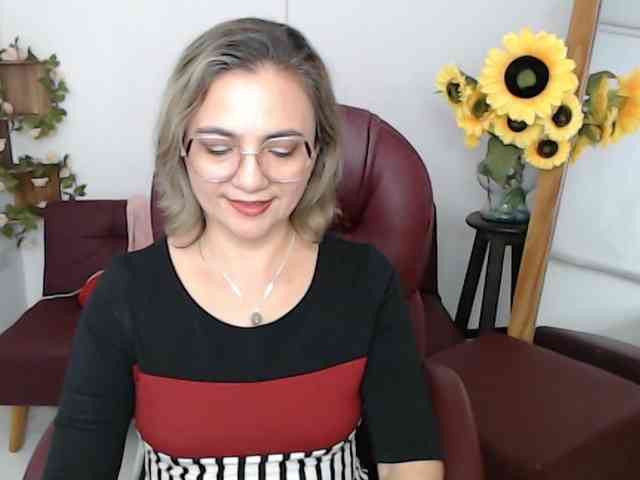 ana-milf's live room