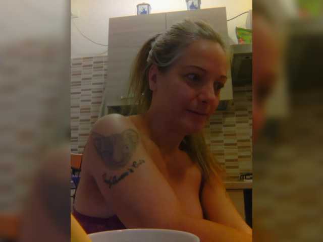 Dark-Angel-22 live cam on BongaCams