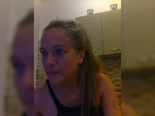 Dark-Angel-22 live webcam show