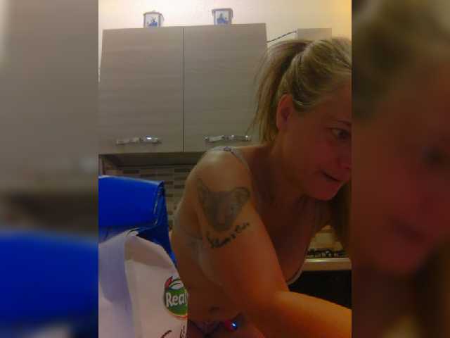 Dark-Angel-22 live cam on UnifiedCams