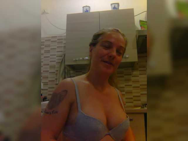 Dark-Angel-22 live cam on BongaCams