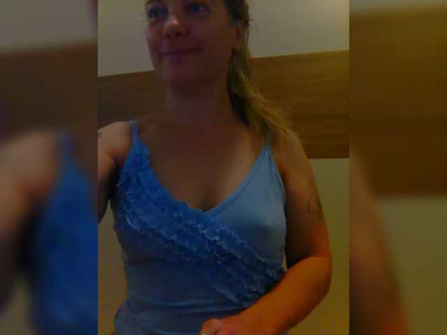 Dark-Angel-22 live cam on BongaCams