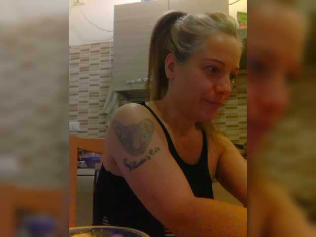 Dark-Angel-22 live webcam show