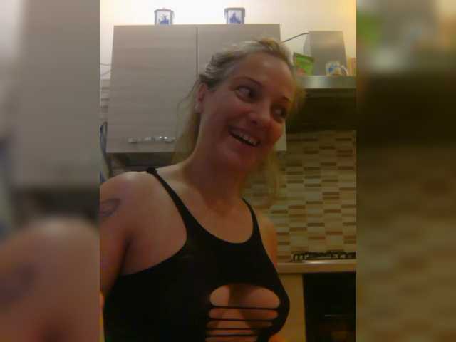 Dark-Angel-22 live cam preview