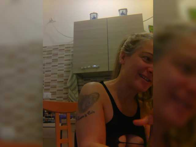 Dark-Angel-22 live webcam show