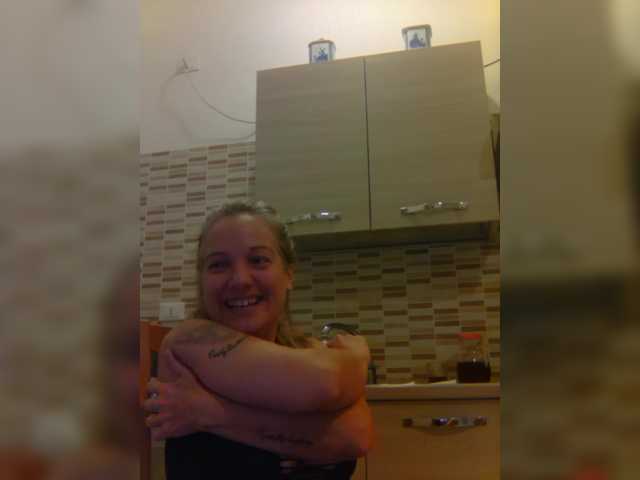 Dark-Angel-22 live webcam show