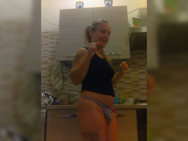 Dark-Angel-22, en vivo ahora en BongaCams