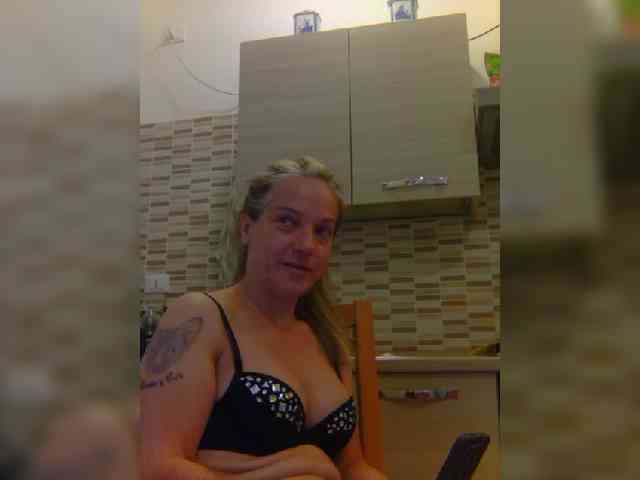Dark-Angel-22 webcam