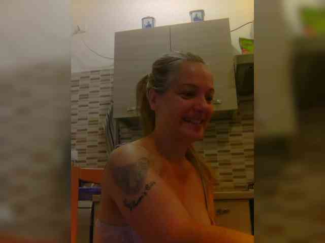 Dark-angel-22's cam show statistics and live stream