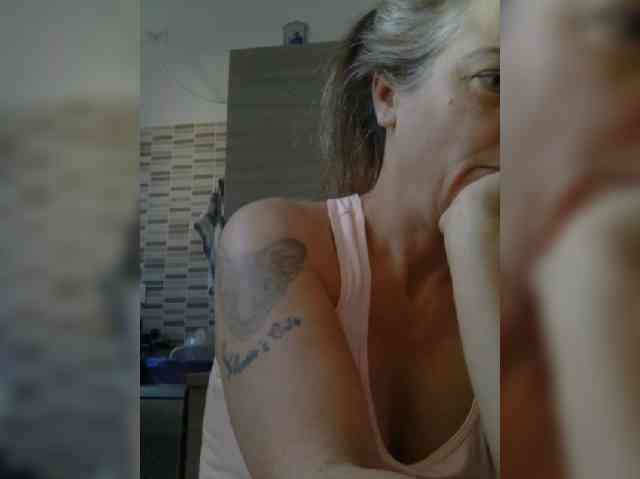 Dark-Angel-22 webcam