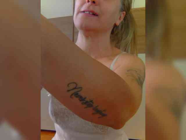 Dark-Angel-22 webcam