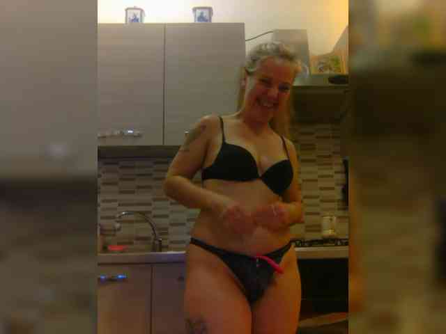 Dark-Angel-22 webcam