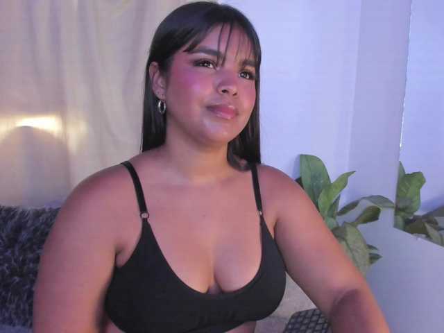 zoe-roux21 live cam on BongaCams
