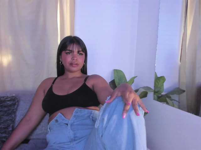 zoe-roux21 live cam on BongaCams