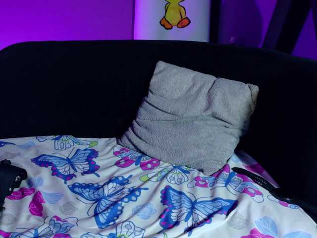 zoe-roux21 live cam on BongaCams